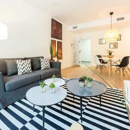 Plaza De Espana Skyline Apartment
