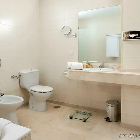 Nh Chamberi Hotel