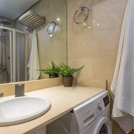Apartment Center Superior Location *
