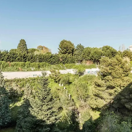 Bnbholder Majestic Atocha Station Apartment Madrid