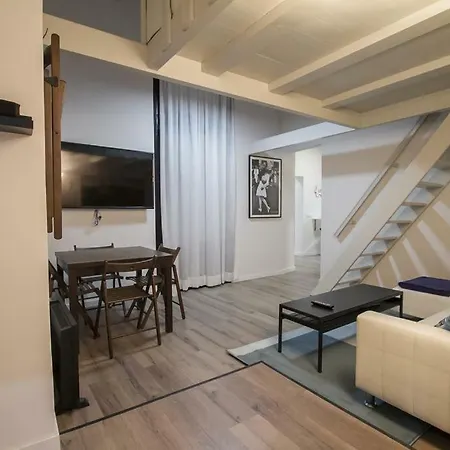Apartamento Con Encanto En Sol-madrid#a Apartment *