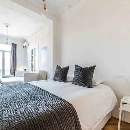 5 Gran Via Deluxe Apartment Madrid