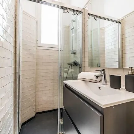 5 Gran Via Deluxe Apartment Madrid