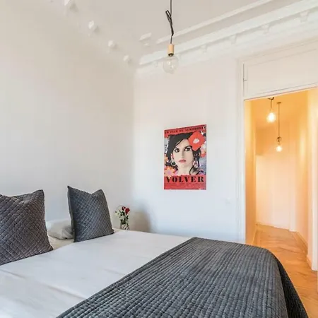 5 Gran Via Deluxe Apartment
