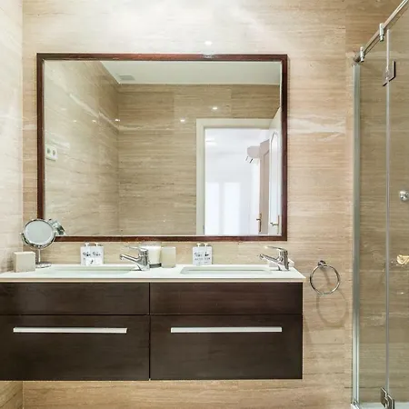 Bnbholder Majestic Atocha Station Apartment