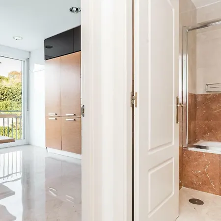 Bnbholder Majestic Atocha Station Apartment Madrid