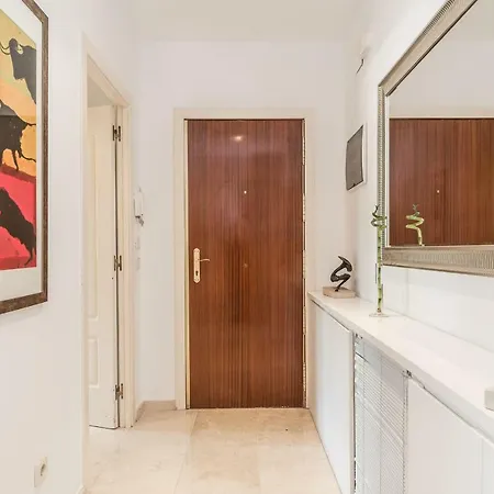 Bnbholder Majestic Atocha Station Apartment Madrid