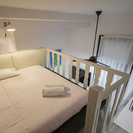 Apartamento Con Encanto En Sol-madrid#a Apartment *