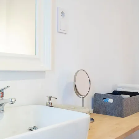 Independent Close To Ifema Y Aeropuertob Apartment Madrid