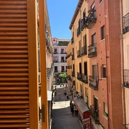 Por Temporada En Puerta Del Sol Madrid