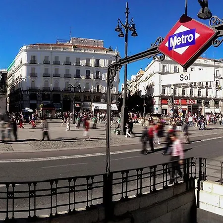 Por Temporada En Puerta Del Sol * Madrid