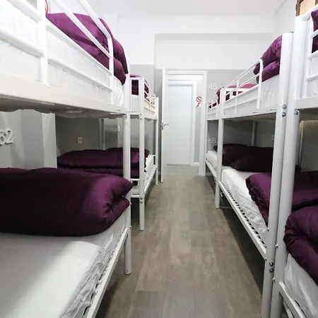 Hostal Downtown *