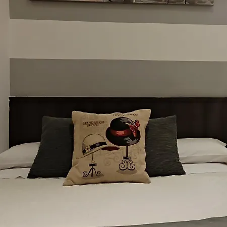 Bruna Paseo Del Prado Guest house 2*