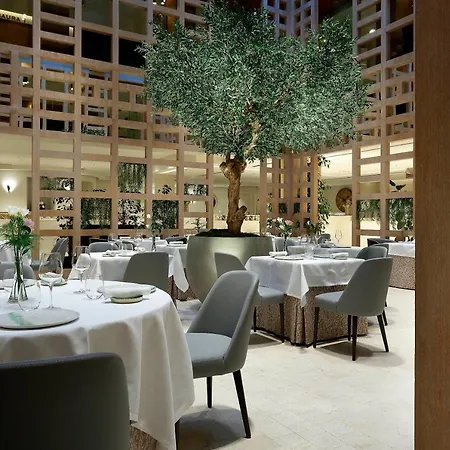 Hotel Hyatt Regency Hesperia 5*