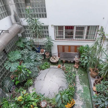 Descalzas Reales Apartment *