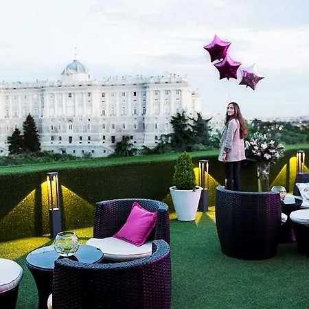 Apartosuites Jardines De Sabatini Appart hôtel Madrid