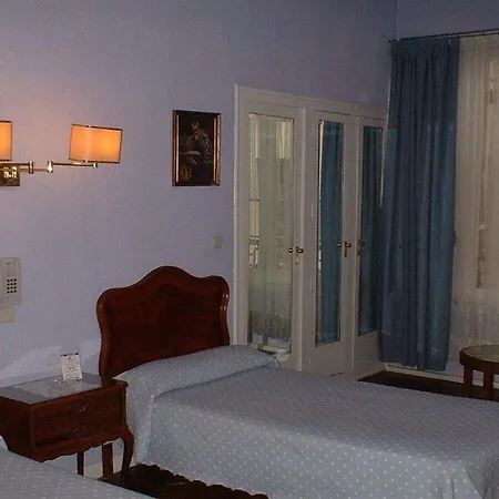 Pensión Pereda 3*