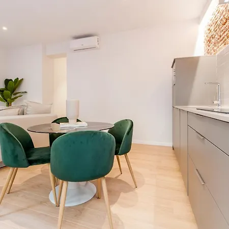 Con Encanto En La Latina Apartment