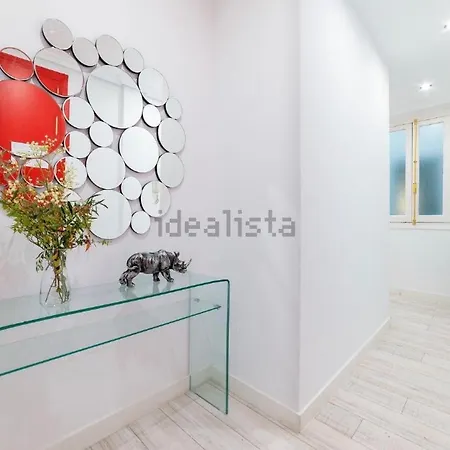 Beautiful And Comfortable Flat In Center Of Apartment