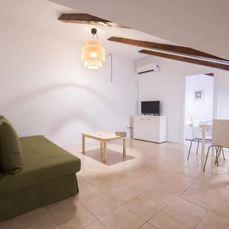Urban Vida Carretas Apartment *
