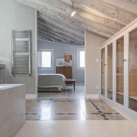 Bnbholder Refined Duplex Malasana Madrid