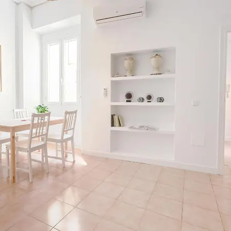 Urban Vida Carretas Apartment