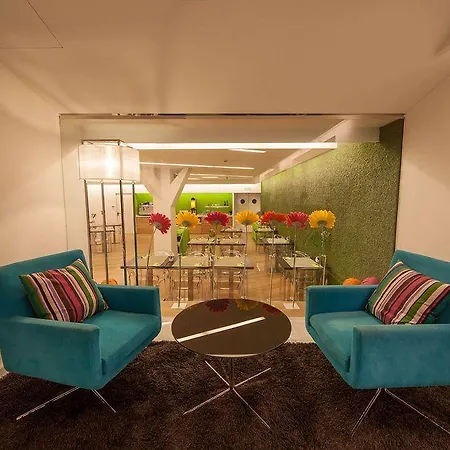 Apartosuites Jardines De Sabatini Madrid