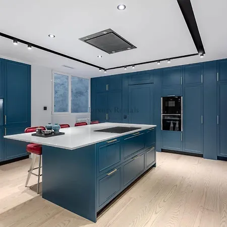 Serrano Deluxe Apartment