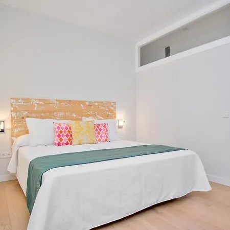 Stylish 3-bedroom In The Heart Of Barrio Salamanca Perfect For Shopping & Leisure, Castello Iv Apartment Madrid