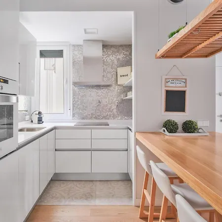 Apartment Stylish 3-bedroom In The Heart Of Barrio Salamanca Perfect For Shopping & Leisure, Castello Iv