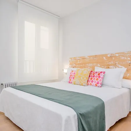 Stylish 3-bedroom In The Heart Of Barrio Salamanca Perfect For Shopping & Leisure, Castello Iv Apartment Madrid