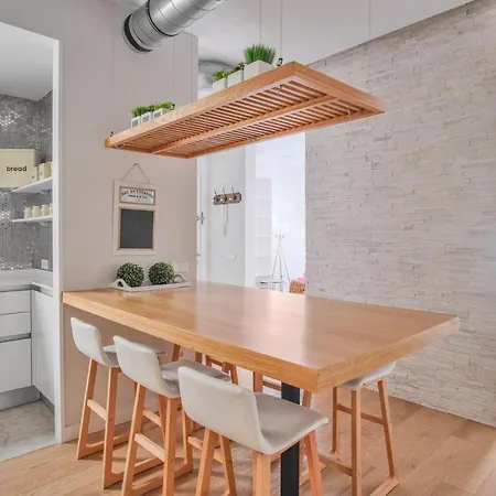 Apartment Stylish 3-bedroom In The Heart Of Barrio Salamanca Perfect For Shopping & Leisure, Castello Iv