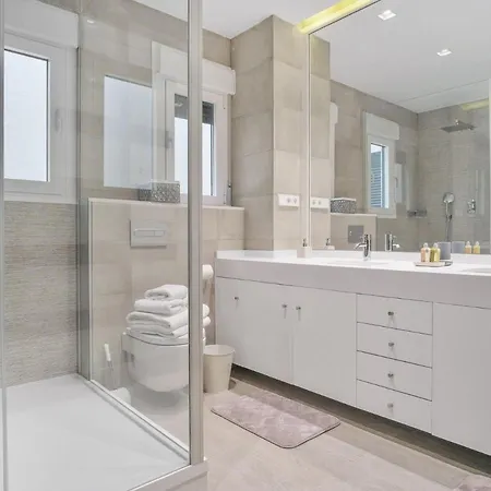 Apartment Stylish 3-bedroom In The Heart Of Barrio Salamanca Perfect For Shopping & Leisure, Castello Iv