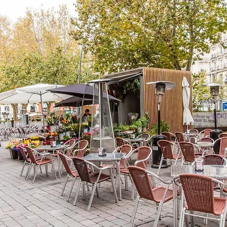 Bookinmadrid Com - Puerta Del Sol *