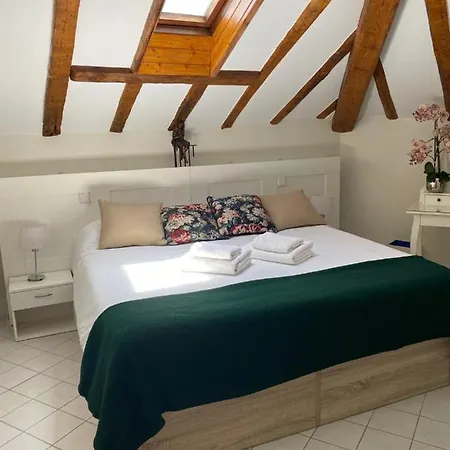 Plaza Mayor Deluxe Apartment