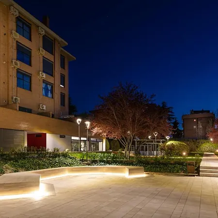 Premium In La Rosaleda Area - Apartment