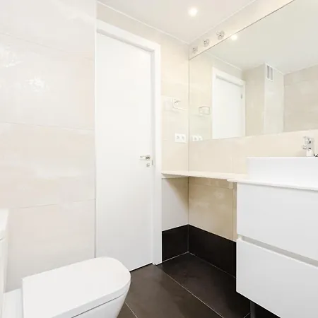 Apartment Premium In La Rosaleda Area - *