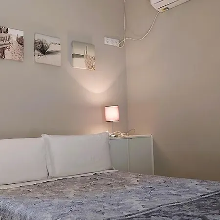 מלון Aravaca Garden 3*