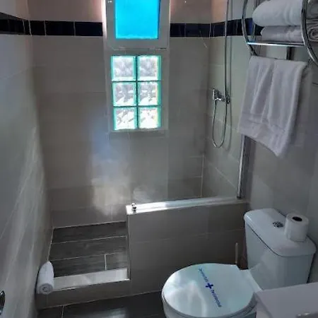 מלון Aravaca Garden 3*
