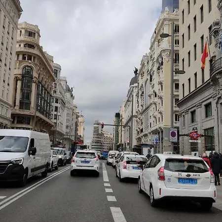 Estudio En Fuencarral Granvia דירה *