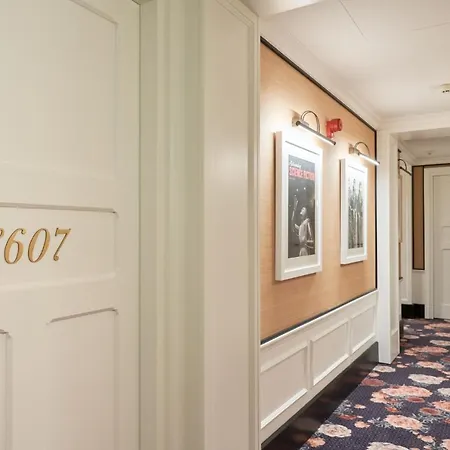 Hotell Bless - The Leading Of The World