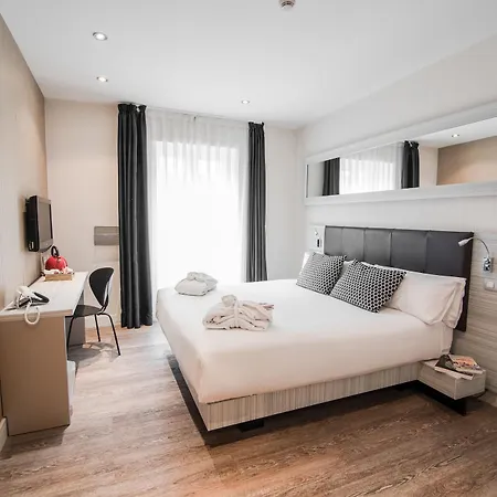 Hotel Petit Palace Puerta Del Sol Madryt