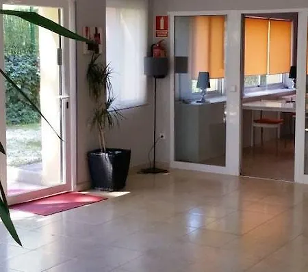 מלון Aravaca Garden 3*