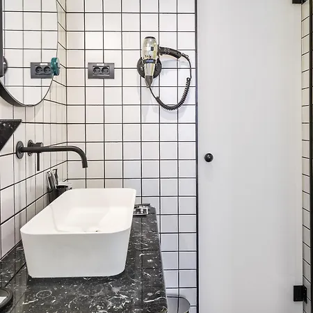 One Shot Fortuny Hotell 4*