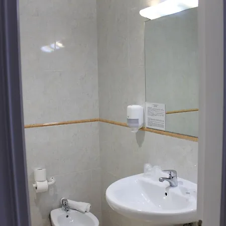 Barajas Plaza 3* Madryt