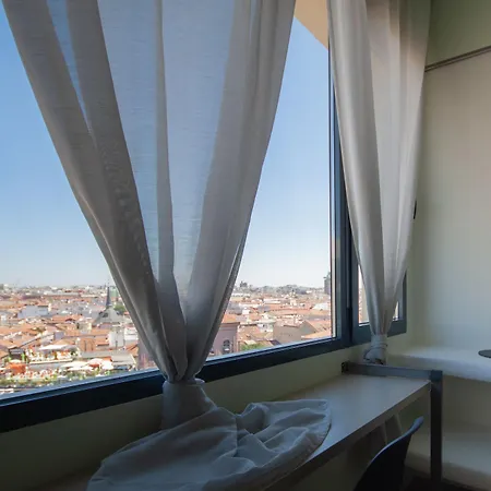 Charlotte-gran Via Hostel Madrid