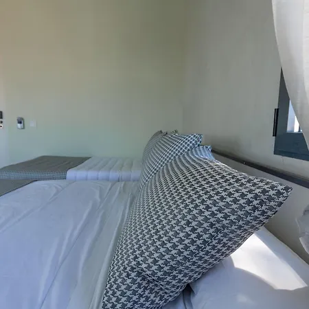 Charlotte-gran Via Hostel *