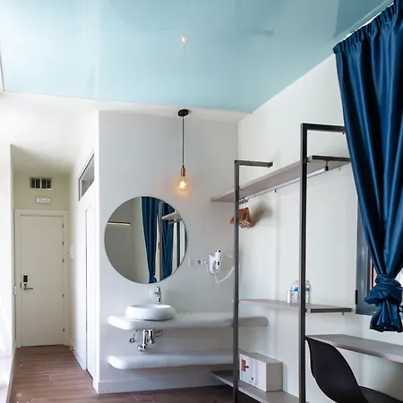 Hostel Charlotte-gran Via