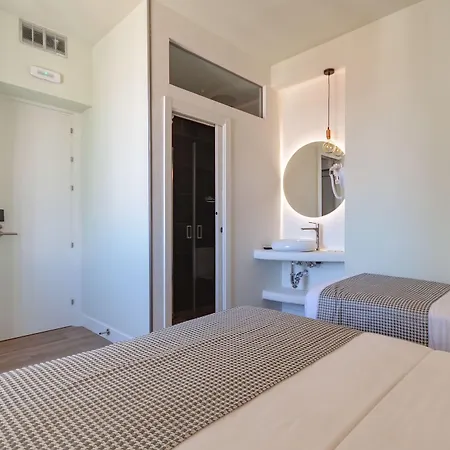 Charlotte-gran Via Hostel Madrid