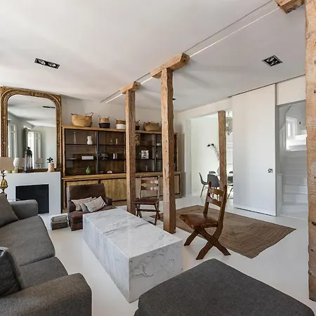 Bnbholder Refined Duplex Malasana Apartment
